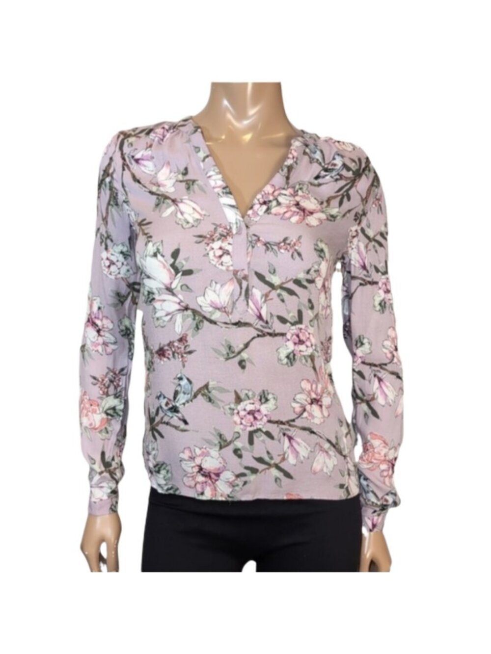 💠 Reitmans Floral Bird Print Henley Blouse Womens XXS Lavender Spring Top
